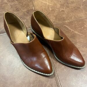 Universal Threads cognac slip ons